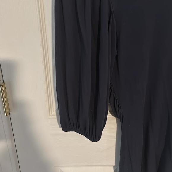 Kenar size M gray top. v neck and ruched. balloon sleeves with elastic - Picture 11 of 11